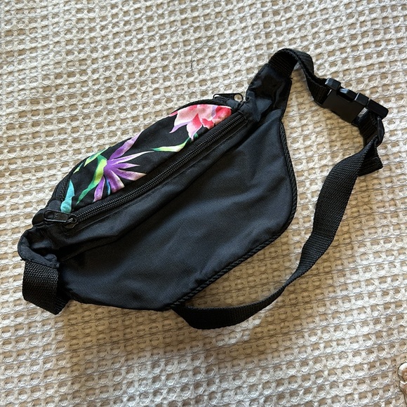 Aloha Hawaii Fanny pack. - Picture 4 of 6